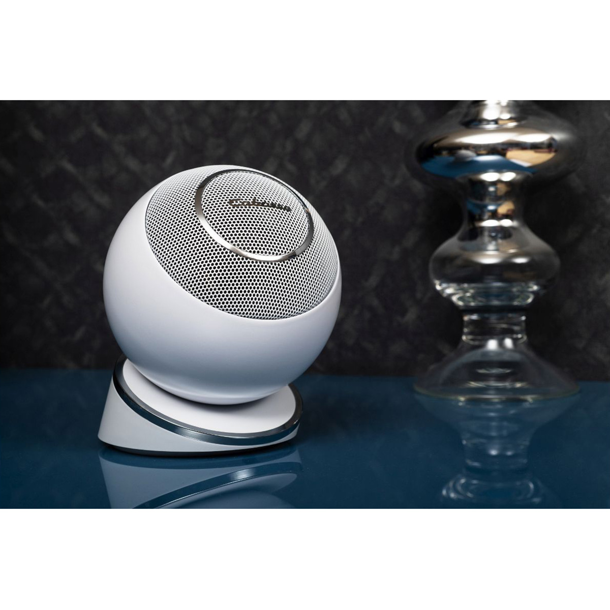 EOLE 4 SATELLITE WHITE
